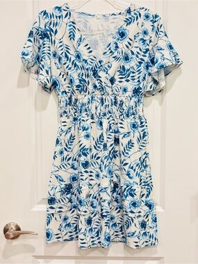 Floral Blue & White Women's Dress / Swimsuit Cover - Small